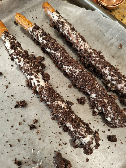 Oreo Pretzels - Dozen